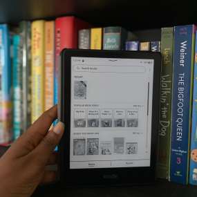photo of kind ereader showing amazon kids+ library